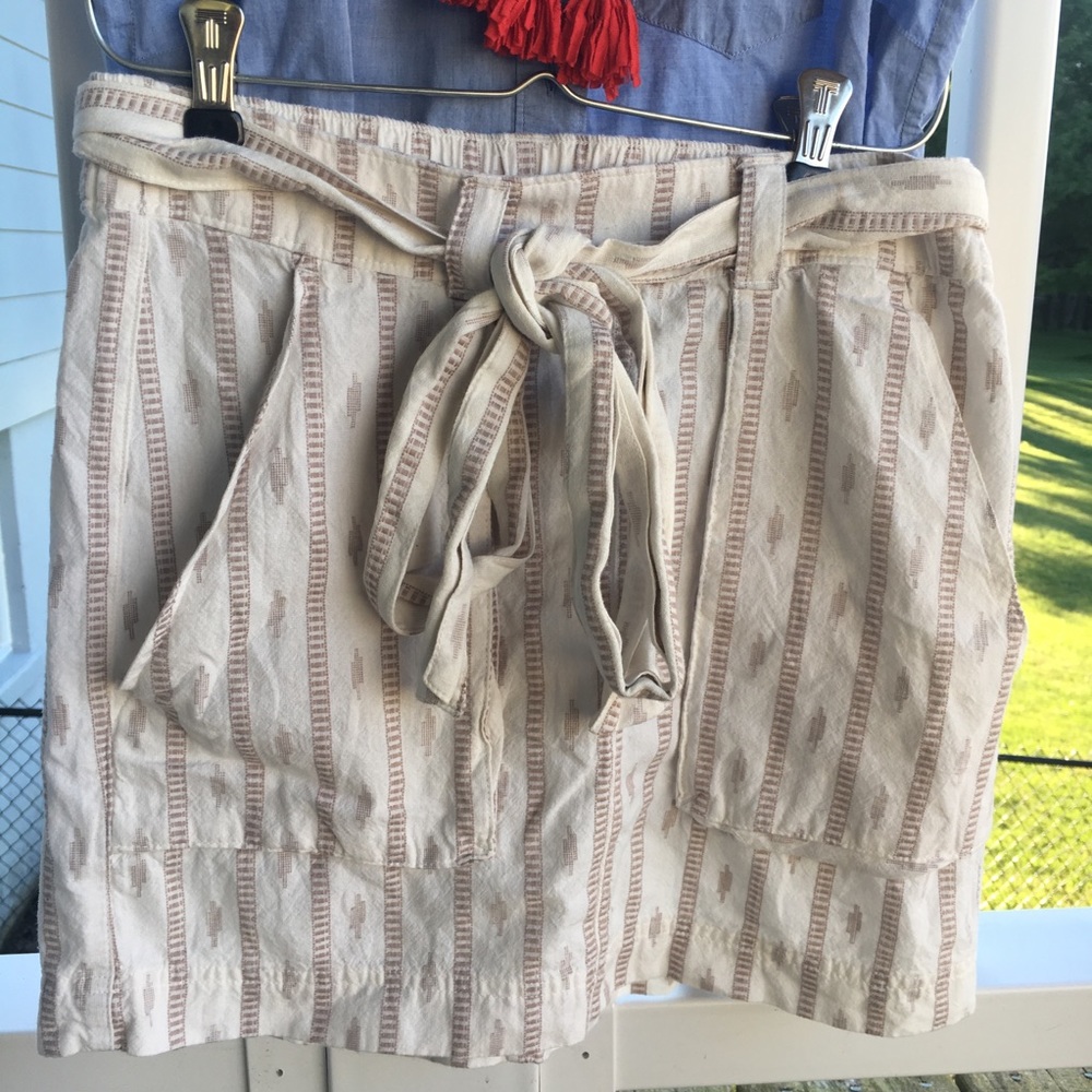 Neutral cream beige tie skirt size xs